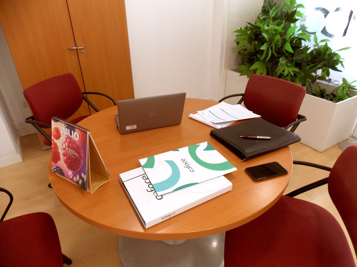 Sala de reuniones con material Coface